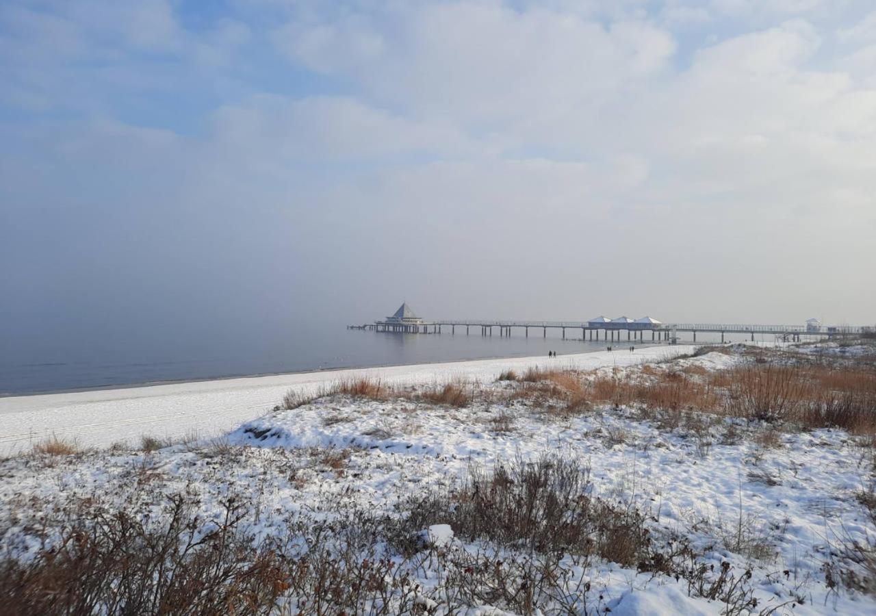 Reetdach-Ostseeferienhaus Bella Mare, Insel Usedom Zirchow Exterior foto